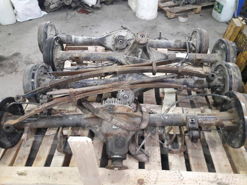 Navara мост. Задний мост ниссан навара. Мост d40 ниссан навара. Ниссан навара задняя ось. Ниссан навара передняя балка.