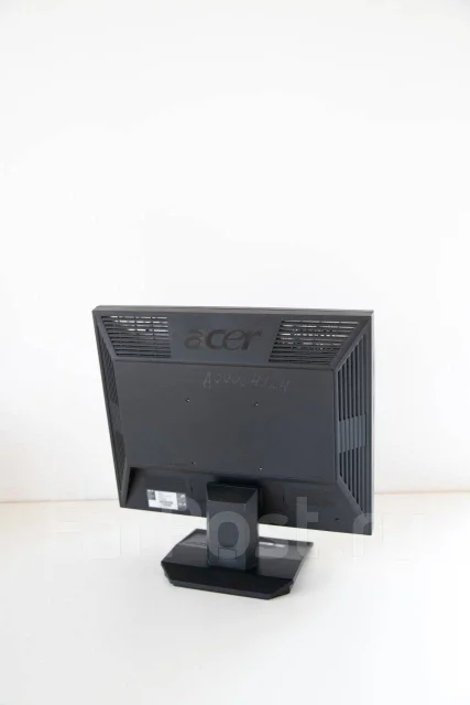Acer. 19" ����