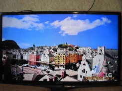 Samsung UE28J4100. LED ����