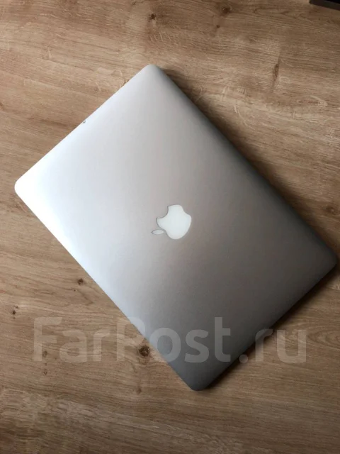 Apple MacBook Air 13 2011 Mid. 13.1", 1,7����, ��� 4 ��, ���� 120���, WiFi: 1, Bluetooth: 1, ����������� �� 1��. ����