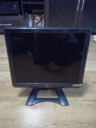 Asus. 17", ���������� �� (LCD)