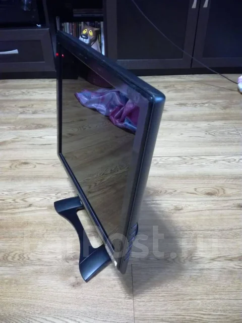 Asus. 17" ����