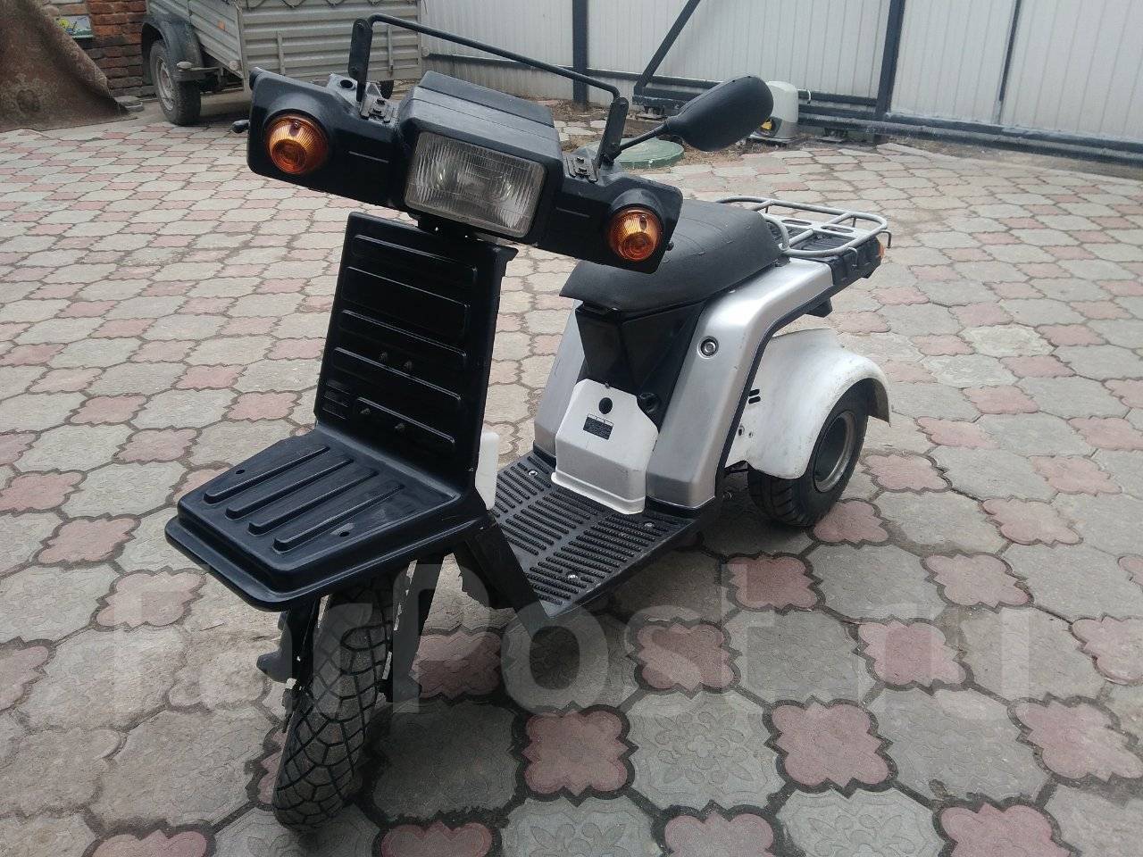 Трёхколёсный скутер Honda Gyro