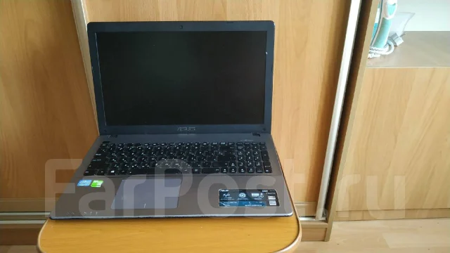 Asus X550V. 15.6", 2,6����, ��� 8 ��, ���� 500���, WiFi: 1, Bluetooth: 1, ����������� �� 20��. ����