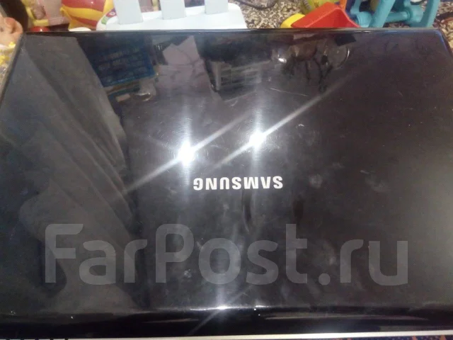 Samsung R520. 15.6", 2����, ��� 4 ��, WiFi: 1, Bluetooth: 1 ����