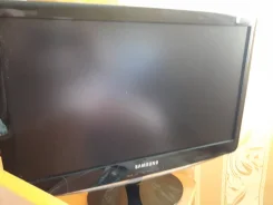 Samsung. 22"