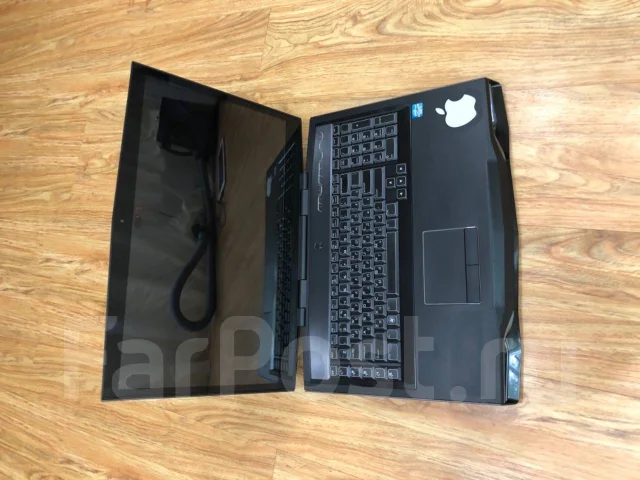 Dell Alienware. 18", WiFi: 1, Bluetooth: 1 ����