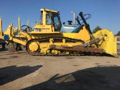 Komatsu D155A-5. Бульдозер