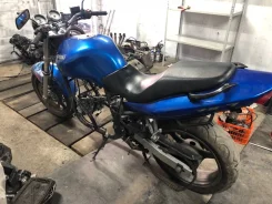 Kawasaki ZR-7 ����