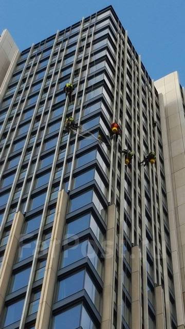 Клининговые работы на высоте. Мойка фасадов зданий, окон, балконов во ...
