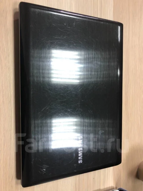 Samsung Q330. 13.3", 2,3����, ��� 2048 ��, ���� 232���, WiFi: 1, Bluetooth: 1, ����������� �� 3��. ����