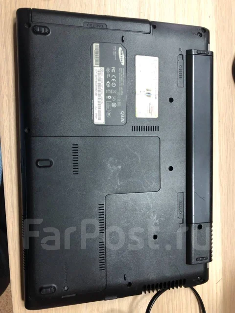 Samsung Q330. 13.3", 2,3����, ��� 2048 ��, ���� 232���, WiFi: 1, Bluetooth: 1, ����������� �� 3��. ����