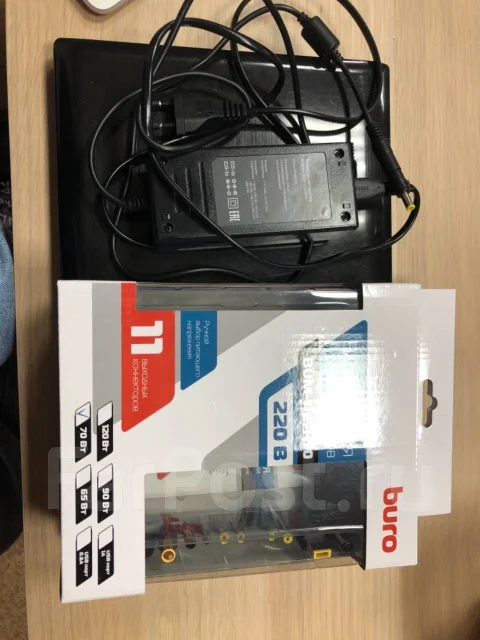 Samsung Q330. 13.3", 2,3����, ��� 2048 ��, ���� 232���, WiFi: 1, Bluetooth: 1, ����������� �� 3��. ����