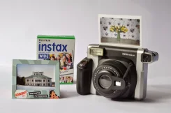 Fujifilm Instax Wide 300 ����