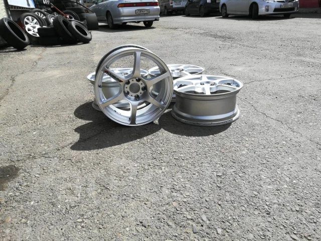 Avangrade. 7.0/8.0x17", 5x114.3, ET35/34 ����