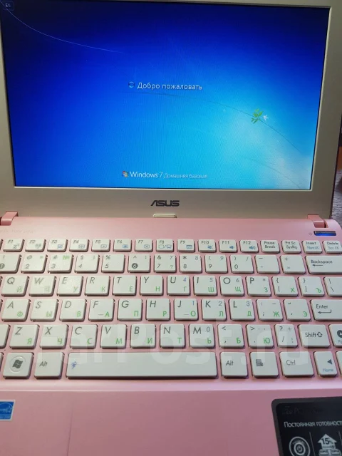 Asus Eee PC 1025C. 10.1", 1,9����, ��� 2048 ��, ���� 320���, WiFi: 1, Bluetooth: 1, ����������� �� 1��. ����