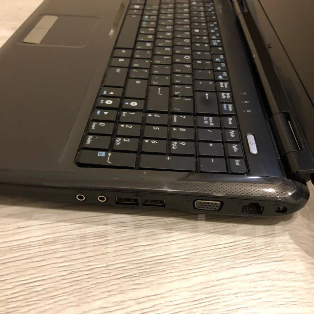 Asus K50AB. 15", 2,3����, ���� 300���, WiFi: 1, Bluetooth: 1 ����