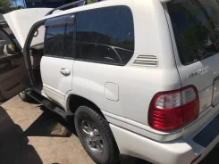 Toyota Land Cruiser Cygnus. UZJ100 ����