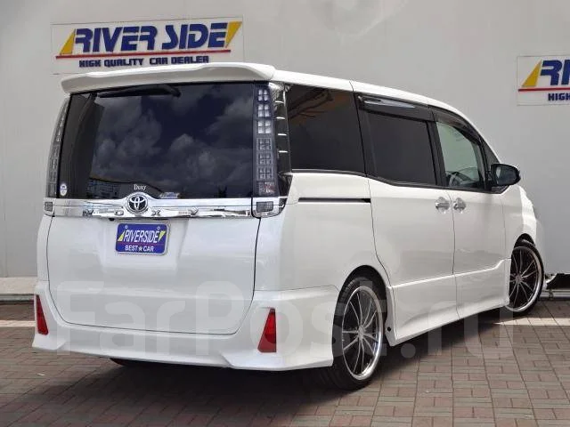 Toyota Voxy. �������, 4wd, 2.0 (152��.�.), ������, 36����. ��. ��� ����� �� ������������ ����