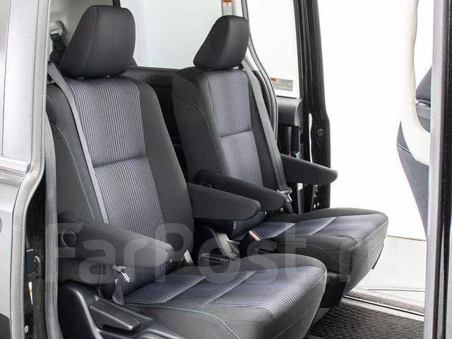 Toyota Voxy. �������, ��������, 2.0 (152��.�.), ������, 68����. ��. ��� ����� �� ������������ ����