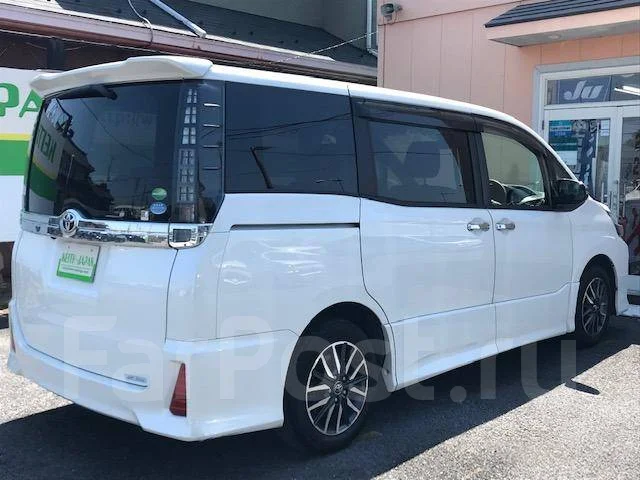 Toyota Voxy. ��������, ��������, 2.0 (99��.�.), ������, 15����. ��. ��� ����� �� ������������ ����