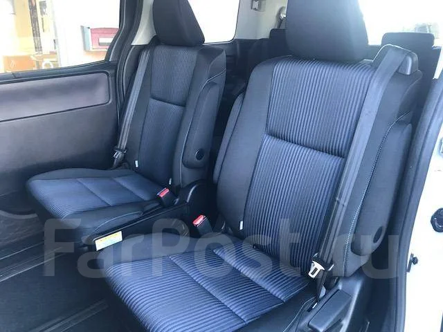 Toyota Voxy. ��������, ��������, 2.0 (99��.�.), ������, 15����. ��. ��� ����� �� ������������ ����