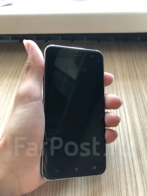 Asus ZenFone 3 ZE520KL. �/� ����
