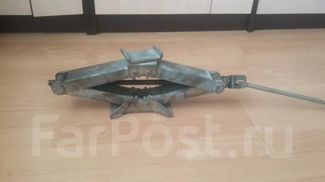 Домкрат (850 кг) купить во Владивостоке по цене: 500₽ — частное ...