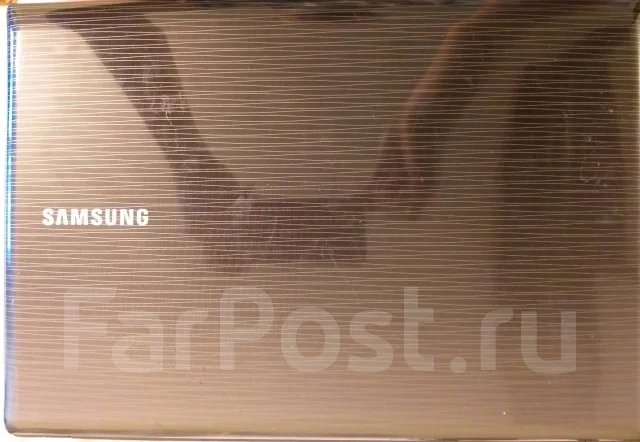 Samsung R425. 14", 2,1����, ��� 4 ��, ���� 250���, WiFi: 1 ����