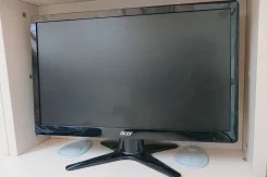 Acer. 20" ����