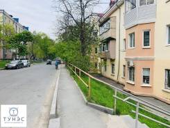 Продается нежилое помещение под бизнес(1 линия) на Змеинке во Владивостоке Продается нежилое помещение под бизнес(1 линия) на Змеинке. Улица Зои Космодемьянской 22, р-н Чуркин, 57,0 кв. м.