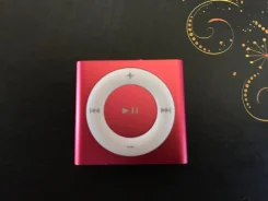 Apple iPod shuffle. ����