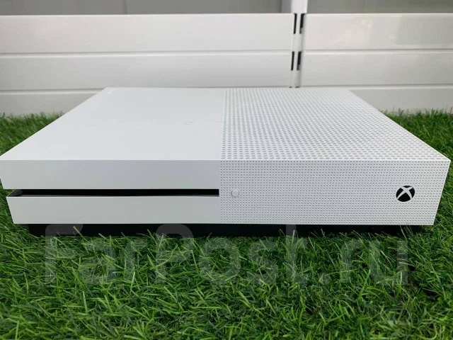 Microsoft Xbox One S ����