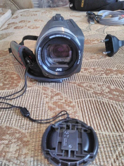 JVC Everio GZ-E100 ����