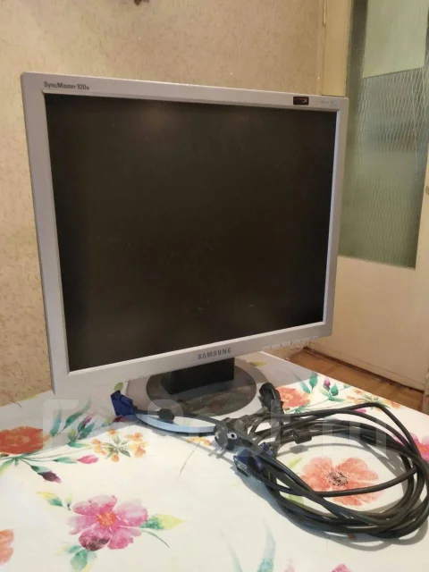 Samsung. 21" ����