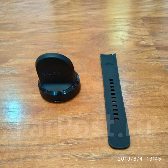 Samsung Gear Sport. GPS, NFC, IP67 ����