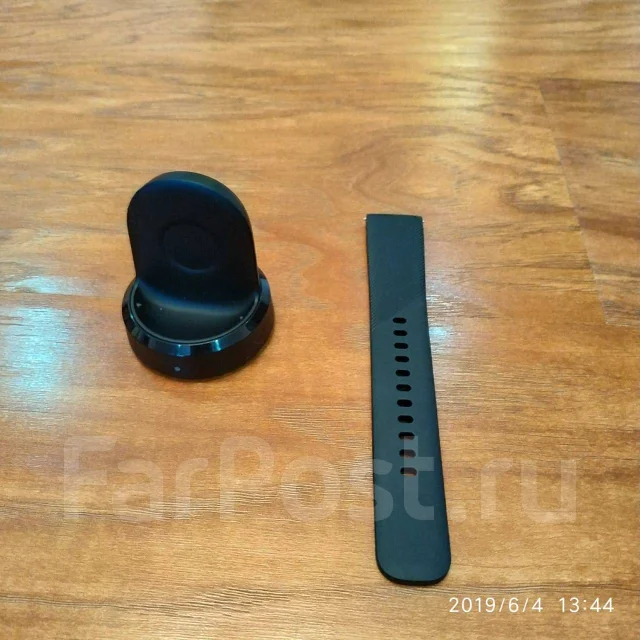 Samsung Gear Sport. GPS, NFC, IP67 ����