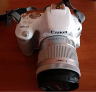 Canon EOS 200D Kit ����