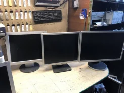 Samsung. 22", ���������� �� (LCD)