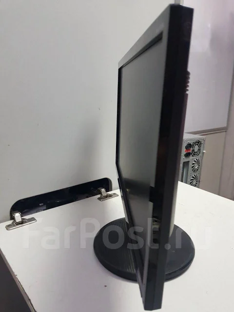 Packard Bell. 19" ����