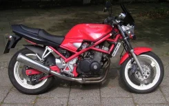 Suzuki GSX 400F ����