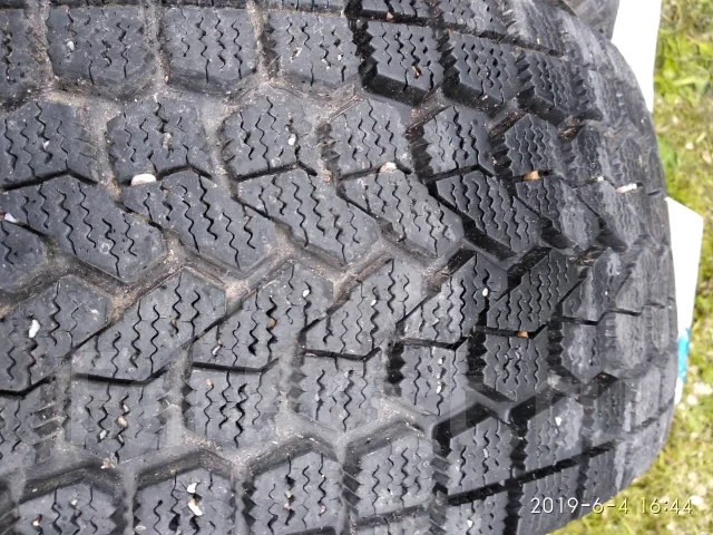 Yokohama Guardex F700S. �����������, 2000 ���, �/�, ����� 20 % ����