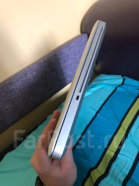 Apple MacBook 13. 13.3", ��� 4 ��, ���� 500���, WiFi: 1, Bluetooth: 1 ����