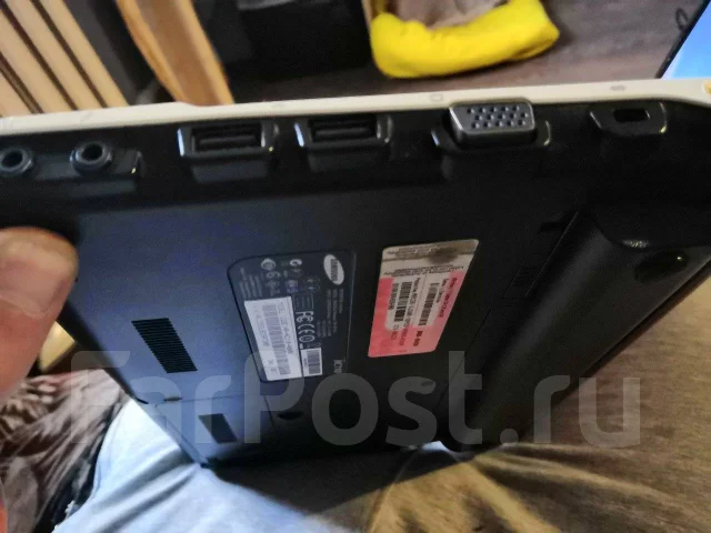 Samsung NC110. 11", 24����, ��� 2048 ��, ���� 1���, WiFi: 1, Bluetooth: 1, ����������� �� 3��. ����
