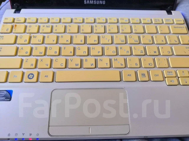 Samsung NC110. 11", 24����, ��� 2048 ��, ���� 1���, WiFi: 1, Bluetooth: 1, ����������� �� 3��. ����