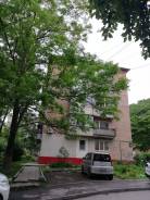 1-комнатная, улица Снеговая 74 во Владивостоке 1-комнатная, улица Снеговая 74. Снеговая, агентство, 32,0 кв. м. Дом снаружи