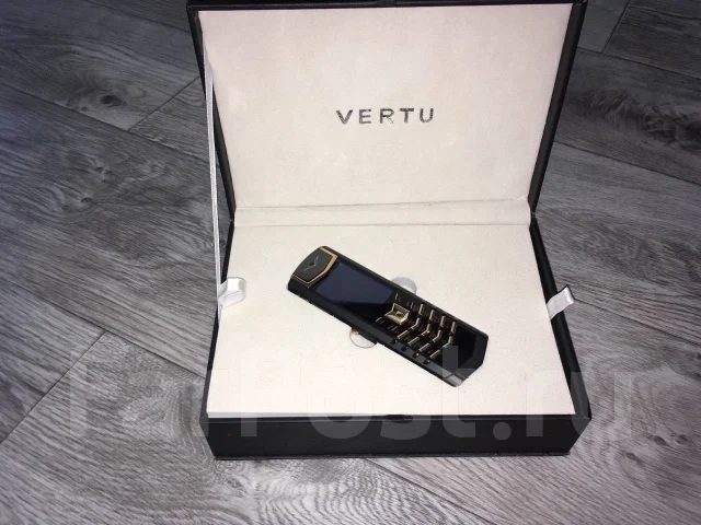 Vertu Signature. �/�, ������ ����