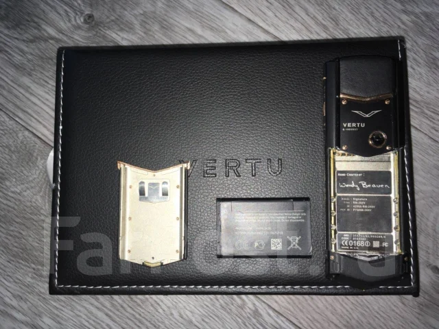Vertu Signature. �/�, ������ ����