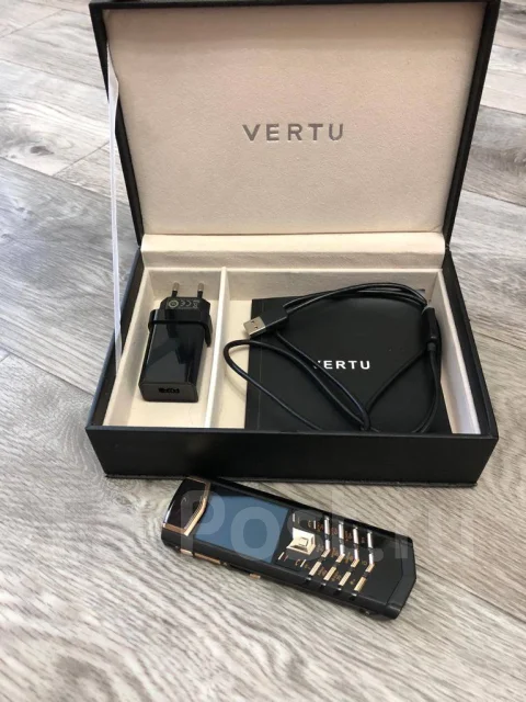 Vertu Signature. �/�, ������ ����