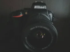 Nikon D3500. 20 � ����� ��, ���: 14� � ����� ����